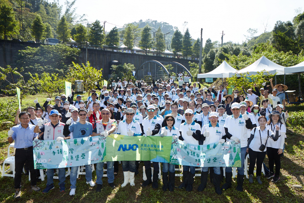 ���_(d��)���m(x��)�����(hu��)���Y(ji��)���^(gu��)200λ־�����y���Ƴ����(l��i)���ַNС�������m�����o(h��)���eϪ���������